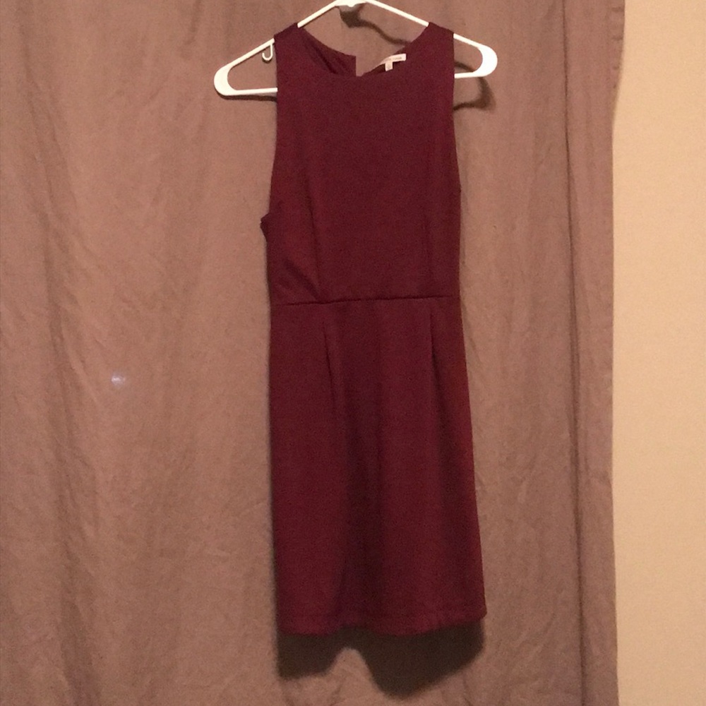 Maroon sleeveless dress